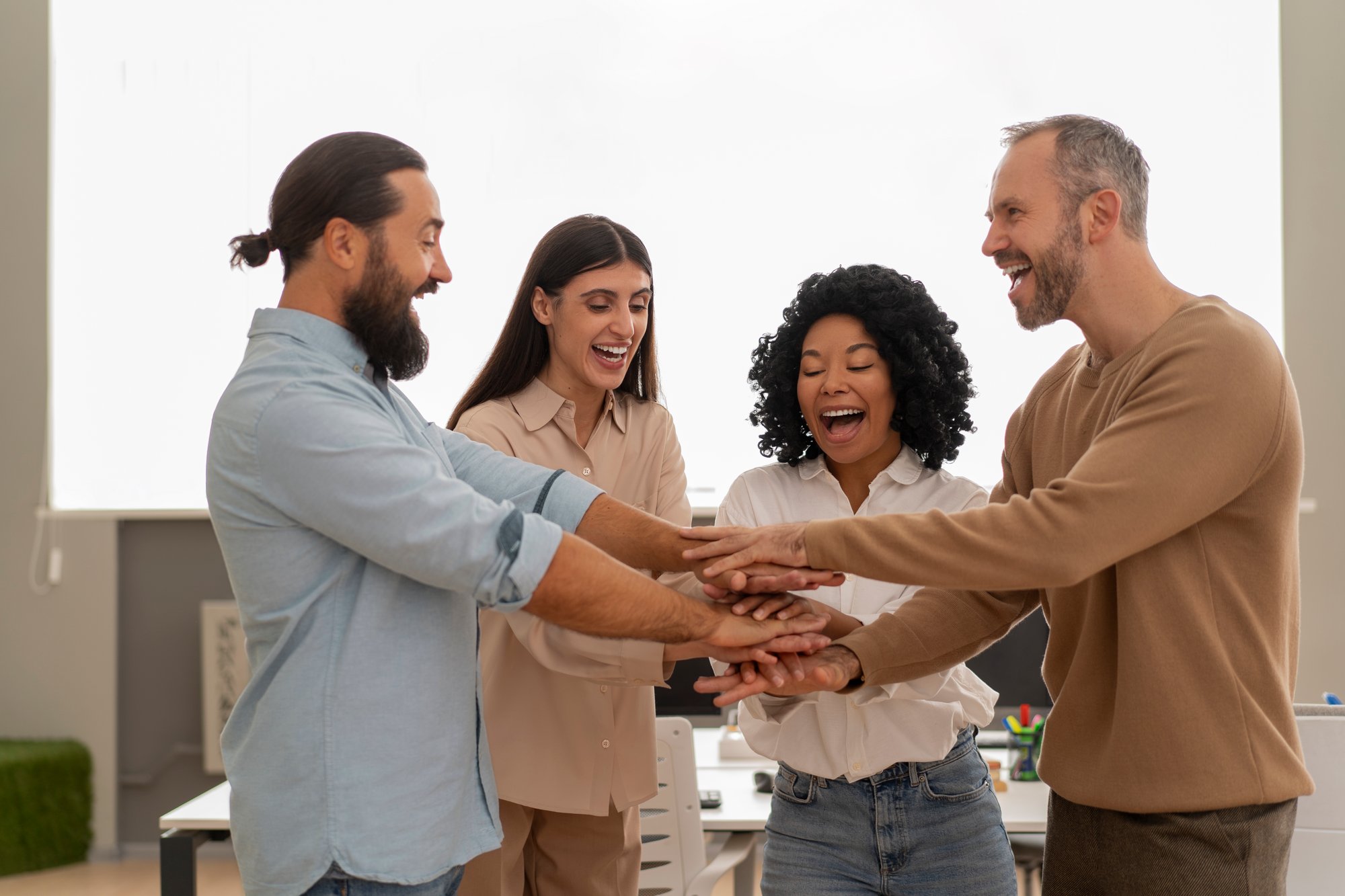 labor-union-members-working-together